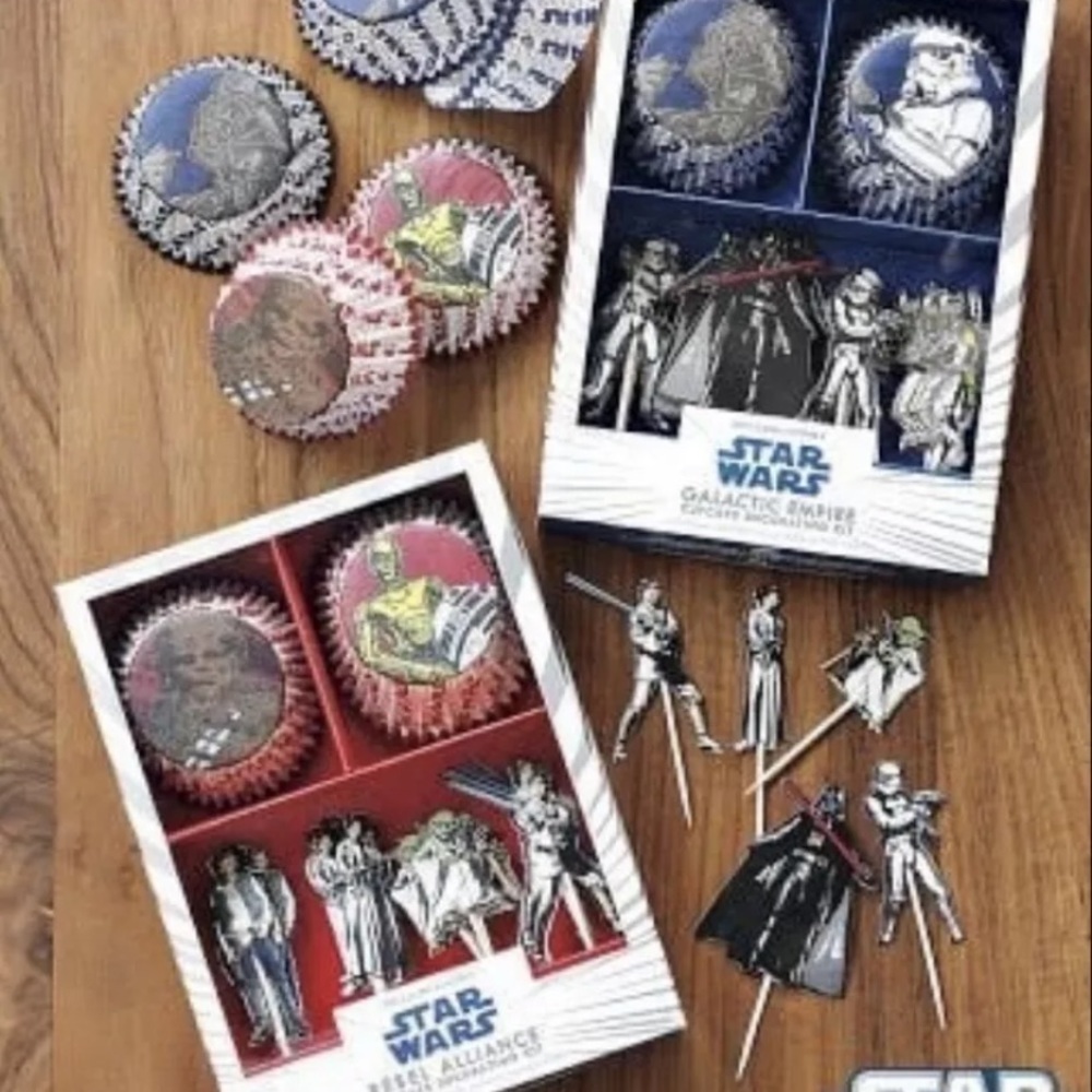 Williams-Sonoma STAR WARS Rebel Alliance Galactic Empire Cupcake Decorating Kits